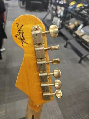 FENDER 1956 CUSTOM RELIC MARY K BLONDE 2