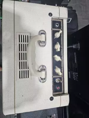 VOX AC4 CUSTOM COLOR CREAM COMBO 2