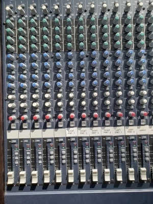 Yamaha - MG24/14FX 3