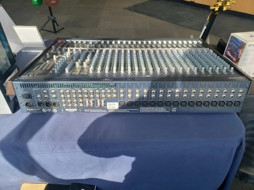 Yamaha - MG24/14FX 5