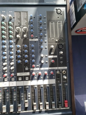 Yamaha - MG24/14FX 7