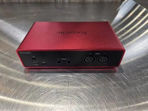 Focusrite - SCARLETT2I2MK4 2