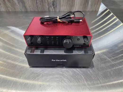Focusrite - SCARLETT2I2MK4 2