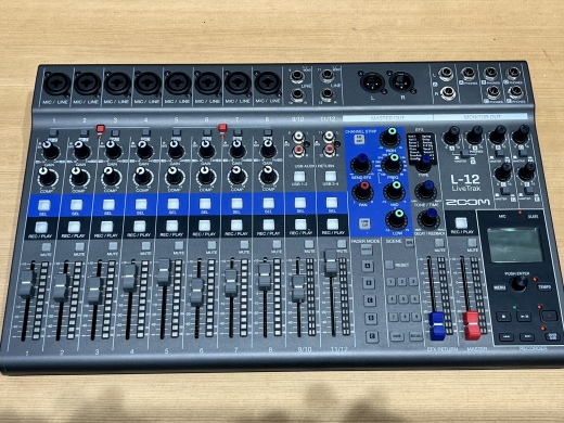 Zoom - LIVETRAK L-12