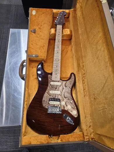 Fender Rarities Flame Maple Top Stratocaster - Golden Brown 2