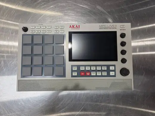 Akai - MPCLIVE2RETRO