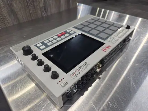 Akai - MPCLIVE2RETRO 2
