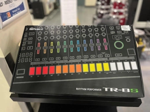 Roland - TR-8S