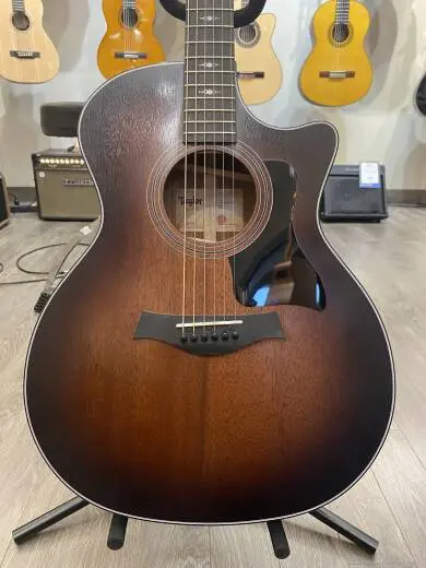 Taylor Guitars - 324CE 2