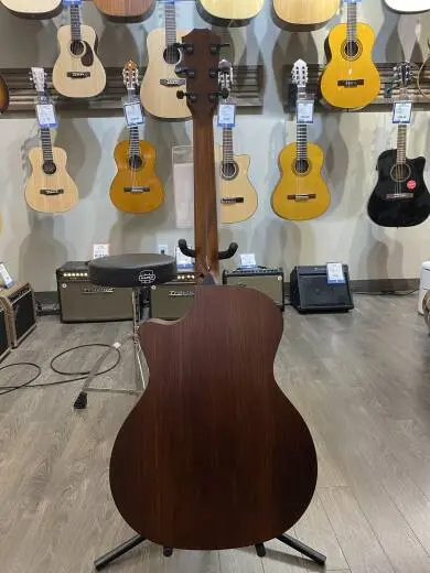 Taylor Guitars - 324CE 2