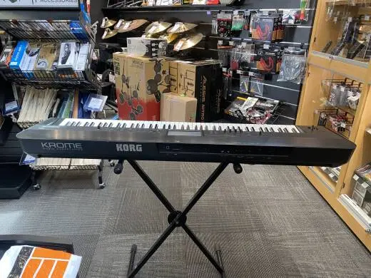 Korg - KROME-88 2
