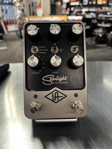 Universal Audio Starlight Echo Station Stereo Delay Pedal