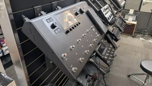 Store Special Product - Line 6 - HELIX-LT
