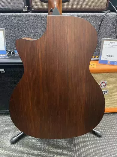 Taylor Guitars - 324CE 2