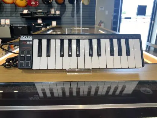 Akai - LPK25