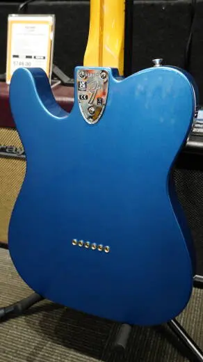 Fender - 011-0392-802 2
