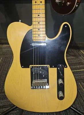 Fender - 011-8242-850 2