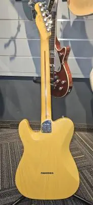 Fender - 011-8242-850 2