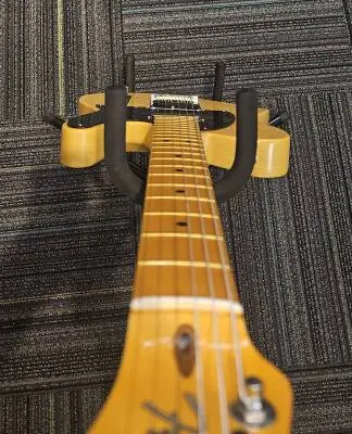 Fender - 011-8242-850 2