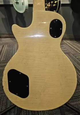 Heritage H137 Artisan Aged-TV Yellow 2