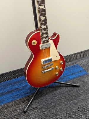Gibson - Les Paul Deluxe 70s - 70s Cherry Sunburst 3