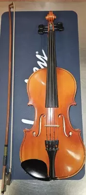 Suzuki SN220 3/4 Violin 3
