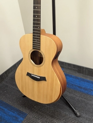 Taylor Guitars - Academy 12e Grand Concert Spruce/Sapele Acoustic w/ES-B - Lefty 4