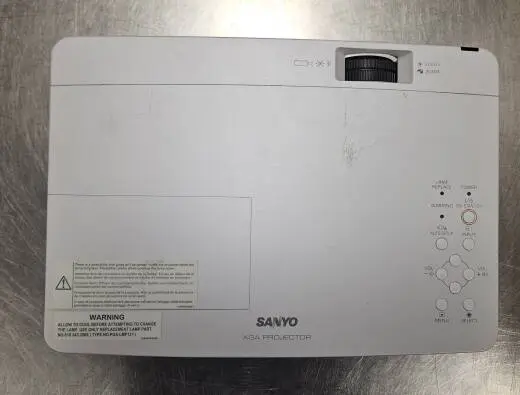 SANYO 3500 LUMEN PROJECTOR, 1024 X 768 XGA 2