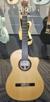 CORDOBA GK STUDIO NEGRA W/PICKUP