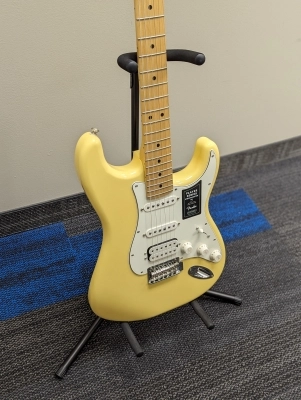 Fender - Player Stratocaster HSS Maple - Buttercream 3