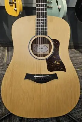 Taylor Guitars - BBT WALNUT 2