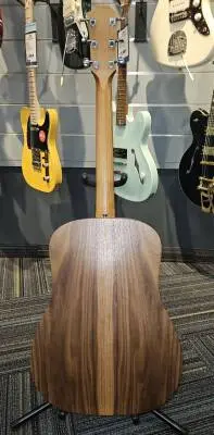 Taylor Guitars - BBT WALNUT 2