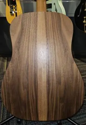 Taylor Guitars - BBT WALNUT 2