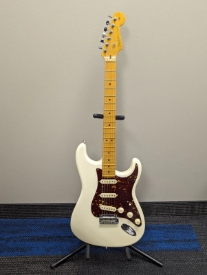 Fender - American Professional II Stratocaster, Maple Fingerboard - Olympic White