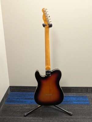 Squier - Classic Vibe Baritone Custom Telecaster - 3 Colour Sunburst 2