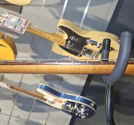 Godin Guitars - G33560 2