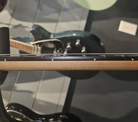 EART GW2 HEADLESS ELECTRIC GUITAR - BLUE 2
