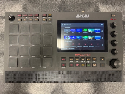 DJ機材 AKAI MPC LIVE II Akai MPC LIVE II Music Production System