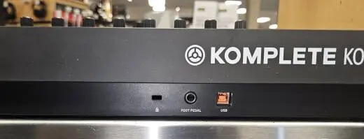 Native Instruments - KONTROL A25 2