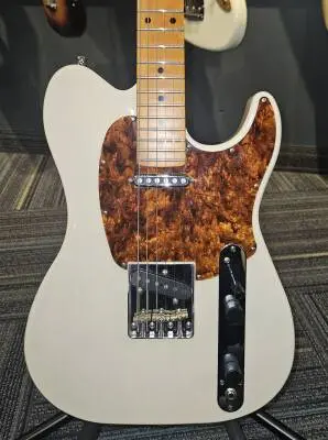 Godin Guitars - G52349 2
