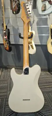 Godin Guitars - G52349 2