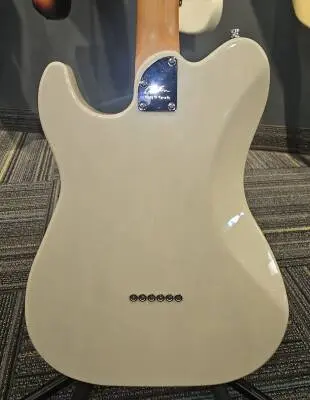 Godin Guitars - G52349 2