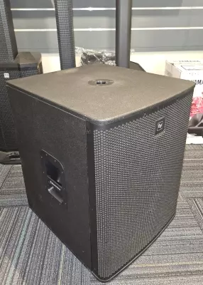 Electro-Voice - ELX118P 4