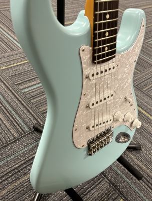 Fender - 011-5010-704 3