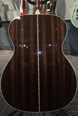 Martin Guitars - 000-28 V18 2