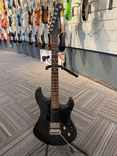 Gear Hunter | Yamaha Pacifica 611VFMX