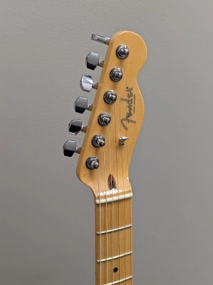 Fender - 2018 Limited Edition Whiteguard Strat - Vintage Blonde 5