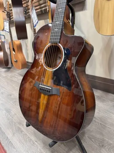 Taylor Guitars - 224CE-K DLX 2