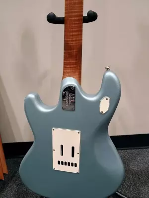 Ernie Ball Music Man - 825-ST-R1-06 2