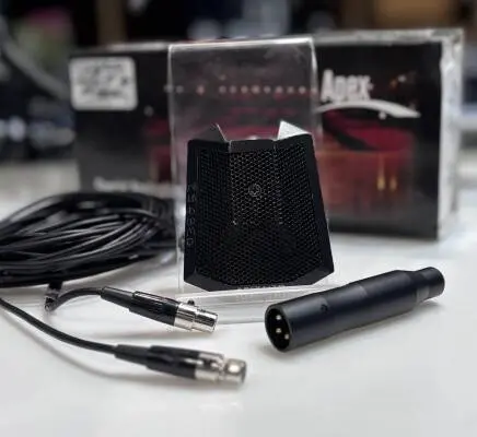 Compact Boundary Microphone